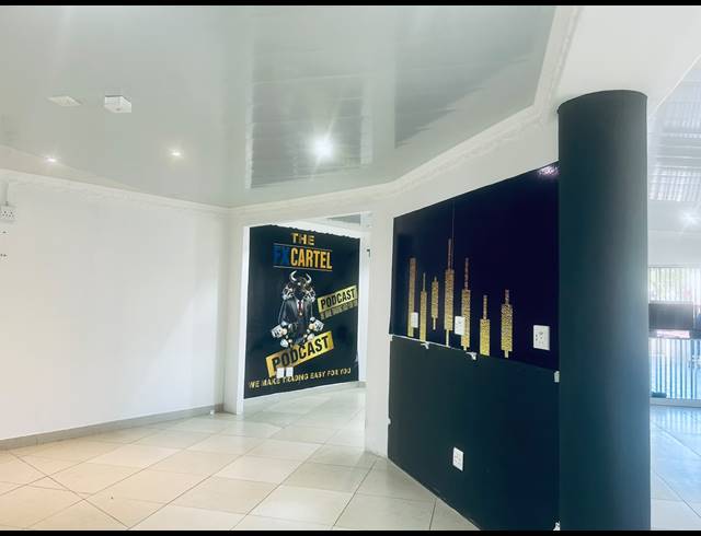 3,501M² BUSINESS TO LET IN MONDEOR